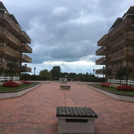 Апартаменты The Golden Triangle *